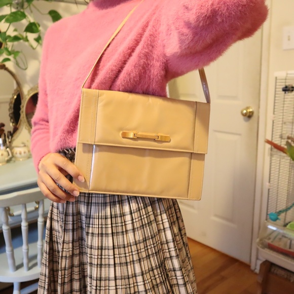 Vogue Handbags - VINTAGE BAG - VOGUE EXCLUSIVE